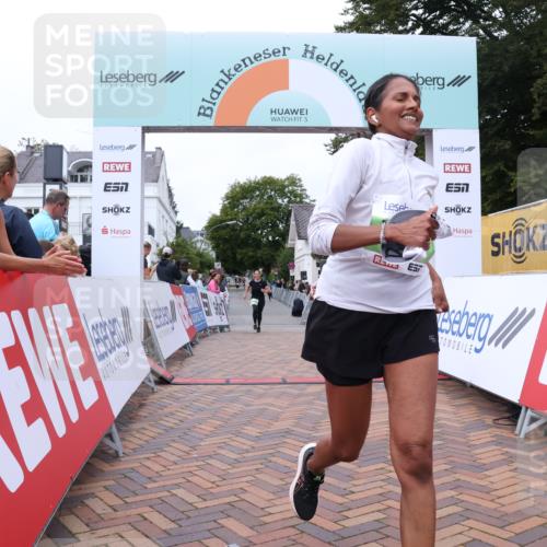 30.08.2026 - Blankeneser Heldenlauf Lena Gebhardt http://msf.ph/oto/10077347 30.08.2026 10:40:59 Ziel 5085 meine-sportfotos.de