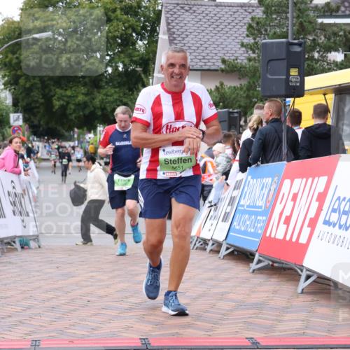 30.08.2026 - Blankeneser Heldenlauf Lena Gebhardt http://msf.ph/oto/10077369 30.08.2026 10:41:24 Ziel 5515, 5563, 5651 meine-sportfotos.de