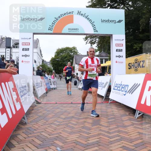 30.08.2026 - Blankeneser Heldenlauf Lena Gebhardt http://msf.ph/oto/10077371 30.08.2026 10:41:26 Ziel 5515, 5563, 5651 meine-sportfotos.de