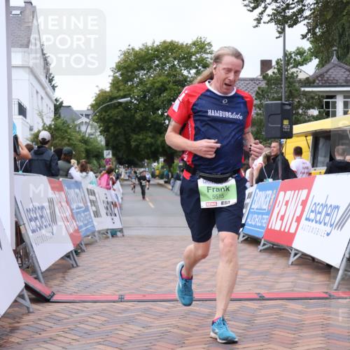 30.08.2026 - Blankeneser Heldenlauf Lena Gebhardt http://msf.ph/oto/10077374 30.08.2026 10:41:28 Ziel 5515, 5563, 5651 meine-sportfotos.de