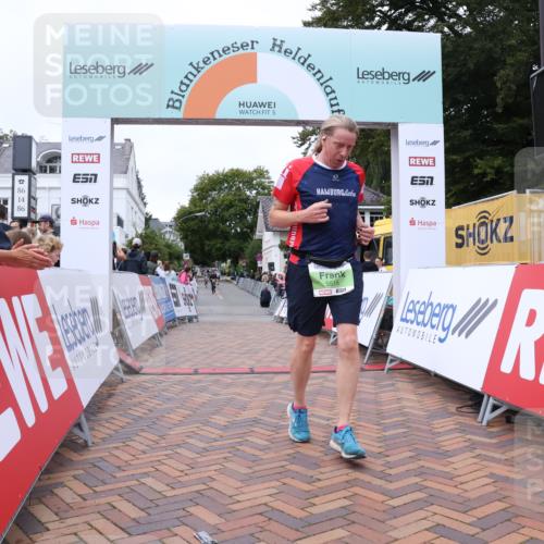 30.08.2026 - Blankeneser Heldenlauf Lena Gebhardt http://msf.ph/oto/10077375 30.08.2026 10:41:28 Ziel 5515, 5563, 5651 meine-sportfotos.de