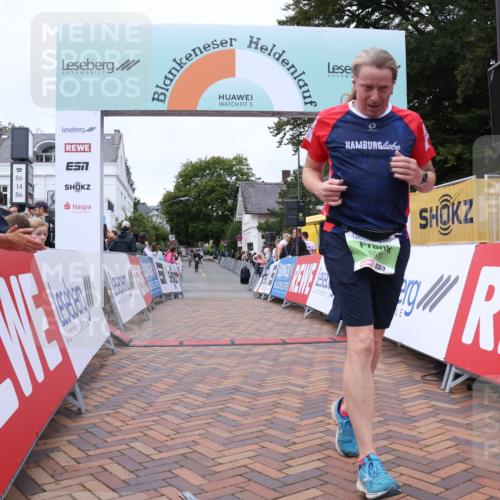 30.08.2026 - Blankeneser Heldenlauf Lena Gebhardt http://msf.ph/oto/10077376 30.08.2026 10:41:29 Ziel 5515, 5563, 5651 meine-sportfotos.de