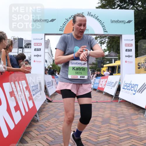 30.08.2026 - Blankeneser Heldenlauf Lena Gebhardt http://msf.ph/oto/10077385 30.08.2026 10:41:46 Ziel 5252, 5311, 5675, 5676 meine-sportfotos.de