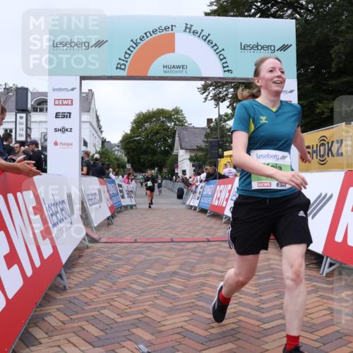 30.08.2026 - Blankeneser Heldenlauf Lena Gebhardt http://msf.ph/oto/10077397 30.08.2026 10:41:53 Ziel 5311, 5390 meine-sportfotos.de