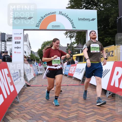 30.08.2026 - Blankeneser Heldenlauf Lena Gebhardt http://msf.ph/oto/10077404 30.08.2026 10:42:05 Ziel 5047, 5128, 5400, 5567, 5568, 5605 meine-sportfotos.de