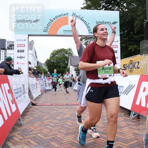 30.08.2026 - Blankeneser Heldenlauf Lena Gebhardt http://msf.ph/oto/10077406 30.08.2026 10:42:06 Ziel 5047, 5128, 5400, 5567, 5568, 5605 meine-sportfotos.de