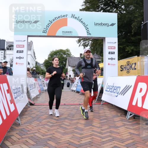 30.08.2026 - Blankeneser Heldenlauf Lena Gebhardt http://msf.ph/oto/10077416 30.08.2026 10:42:15 Ziel 5081, 5382, 5400, 5541, 5542, 5605 meine-sportfotos.de