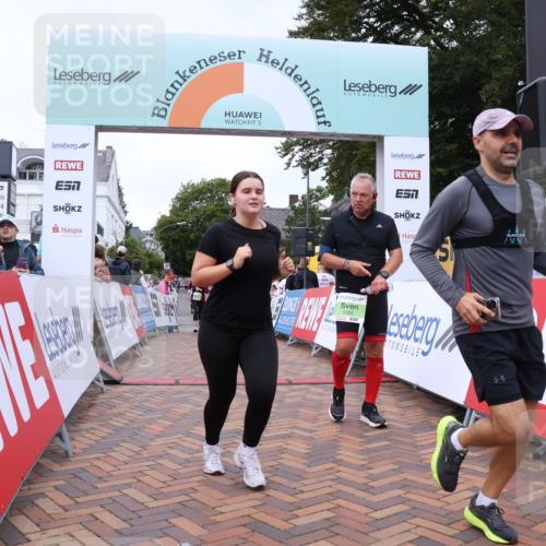 30.08.2026 - Blankeneser Heldenlauf Lena Gebhardt http://msf.ph/oto/10077417 30.08.2026 10:42:16 Ziel 5063, 5081, 5382, 5400, 5429, 5541, 5542, 5605 meine-sportfotos.de