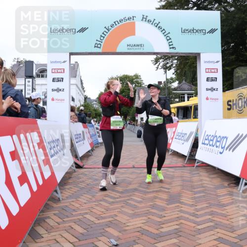 30.08.2026 - Blankeneser Heldenlauf Lena Gebhardt http://msf.ph/oto/10077422 30.08.2026 10:42:20 Ziel 5063, 5382, 5429, 5541, 5542 meine-sportfotos.de