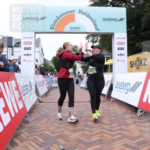 30.08.2026 - Blankeneser Heldenlauf Lena Gebhardt http://msf.ph/oto/10077423 30.08.2026 10:42:21 Ziel 5063, 5382, 5429 meine-sportfotos.de