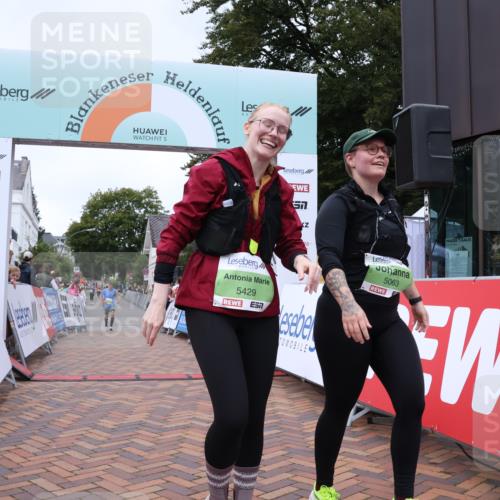 30.08.2026 - Blankeneser Heldenlauf Lena Gebhardt http://msf.ph/oto/10077426 30.08.2026 10:42:22 Ziel 5063, 5382, 5429 meine-sportfotos.de