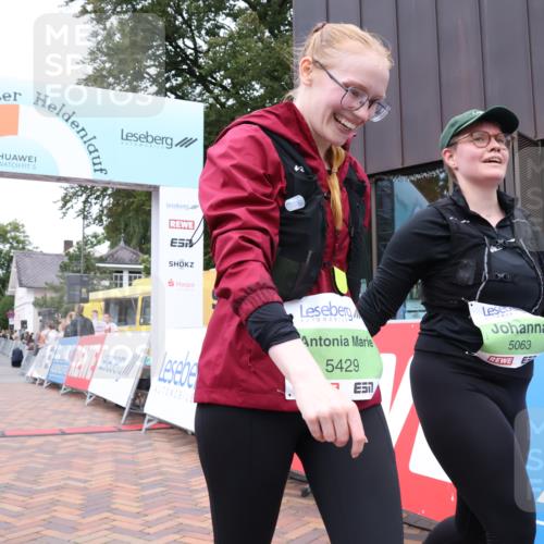 30.08.2026 - Blankeneser Heldenlauf Lena Gebhardt http://msf.ph/oto/10077427 30.08.2026 10:42:23 Ziel 5063, 5382, 5429 meine-sportfotos.de