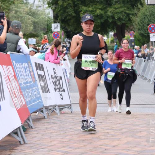 30.08.2026 - Blankeneser Heldenlauf Lena Gebhardt http://msf.ph/oto/10077434 30.08.2026 10:42:34 Ziel 5195, 5344, 5396 meine-sportfotos.de