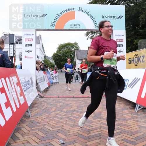 30.08.2026 - Blankeneser Heldenlauf Lena Gebhardt http://msf.ph/oto/10077443 30.08.2026 10:42:40 Ziel 5195, 5344, 5626, 5774 meine-sportfotos.de