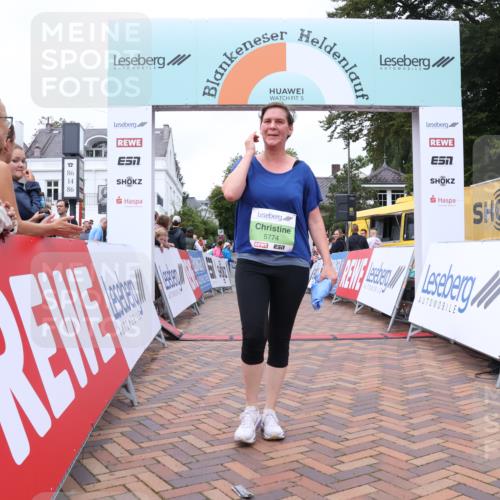 30.08.2026 - Blankeneser Heldenlauf Lena Gebhardt http://msf.ph/oto/10077447 30.08.2026 10:42:43 Ziel 5027, 5195, 5344, 5626, 5774 meine-sportfotos.de