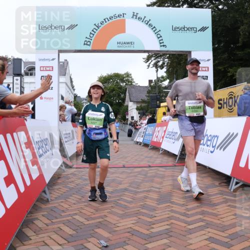 30.08.2026 - Blankeneser Heldenlauf Lena Gebhardt http://msf.ph/oto/10077466 30.08.2026 10:43:13 Ziel 5227, 5355, 5442 meine-sportfotos.de