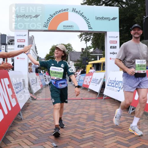 30.08.2026 - Blankeneser Heldenlauf Lena Gebhardt http://msf.ph/oto/10077467 30.08.2026 10:43:13 Ziel 5227, 5355, 5442 meine-sportfotos.de