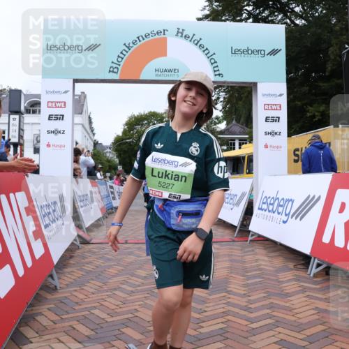 30.08.2026 - Blankeneser Heldenlauf Lena Gebhardt http://msf.ph/oto/10077469 30.08.2026 10:43:14 Ziel 5227, 5355, 5442 meine-sportfotos.de