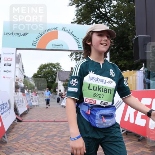 30.08.2026 - Blankeneser Heldenlauf Lena Gebhardt http://msf.ph/oto/10077470 30.08.2026 10:43:14 Ziel 5227, 5355, 5442 meine-sportfotos.de