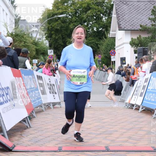 30.08.2026 - Blankeneser Heldenlauf Lena Gebhardt http://msf.ph/oto/10077472 30.08.2026 10:43:17 Ziel 5227, 5355, 5442 meine-sportfotos.de