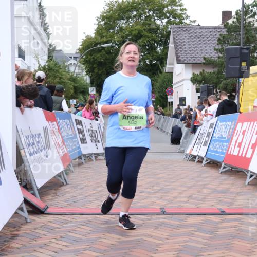 30.08.2026 - Blankeneser Heldenlauf Lena Gebhardt http://msf.ph/oto/10077473 30.08.2026 10:43:17 Ziel 5227, 5355, 5442 meine-sportfotos.de