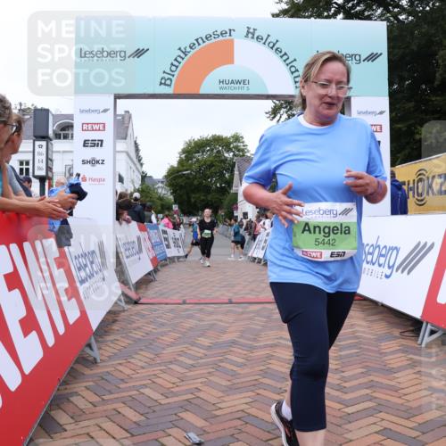 30.08.2026 - Blankeneser Heldenlauf Lena Gebhardt http://msf.ph/oto/10077476 30.08.2026 10:43:19 Ziel 5091, 5227, 5442 meine-sportfotos.de