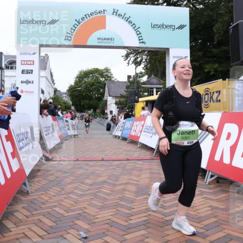 30.08.2026 - Blankeneser Heldenlauf Lena Gebhardt http://msf.ph/oto/10077480 30.08.2026 10:43:24 Ziel 5091, 5442 meine-sportfotos.de
