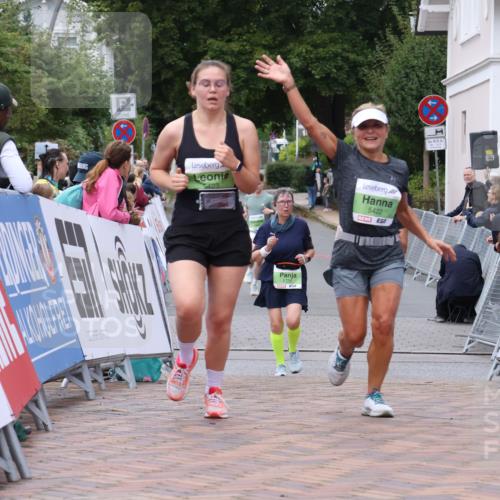30.08.2026 - Blankeneser Heldenlauf Lena Gebhardt http://msf.ph/oto/10077487 30.08.2026 10:43:36 Ziel 5375, 5422, 5423 meine-sportfotos.de