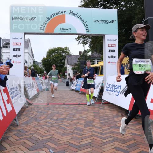 30.08.2026 - Blankeneser Heldenlauf Lena Gebhardt http://msf.ph/oto/10077494 30.08.2026 10:43:42 Ziel 5422, 5423, 5714, 5726, 5824 meine-sportfotos.de