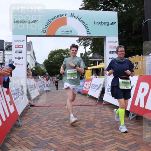 30.08.2026 - Blankeneser Heldenlauf Lena Gebhardt http://msf.ph/oto/10077496 30.08.2026 10:43:44 Ziel 5422, 5423, 5714, 5726, 5824 meine-sportfotos.de