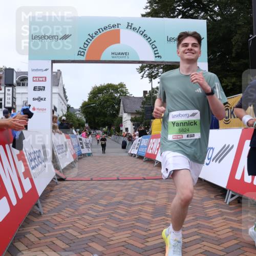 30.08.2026 - Blankeneser Heldenlauf Lena Gebhardt http://msf.ph/oto/10077498 30.08.2026 10:43:44 Ziel 5422, 5423, 5714, 5726, 5824 meine-sportfotos.de