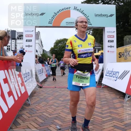 30.08.2026 - Blankeneser Heldenlauf Lena Gebhardt http://msf.ph/oto/10077516 30.08.2026 10:44:04 Ziel 5015, 5220, 5231, 5531, 5758 meine-sportfotos.de