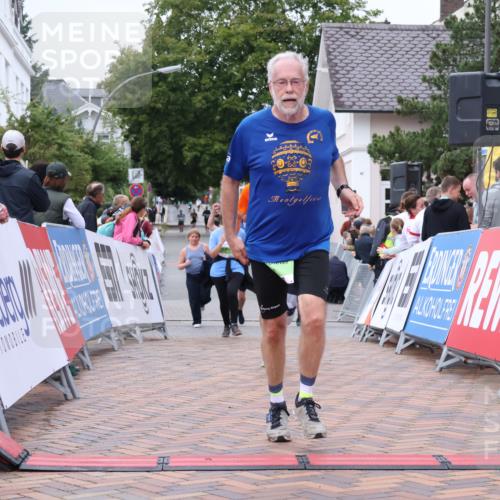 30.08.2026 - Blankeneser Heldenlauf Lena Gebhardt http://msf.ph/oto/10077538 30.08.2026 10:44:51 Ziel 5068, 5642, 5716 meine-sportfotos.de
