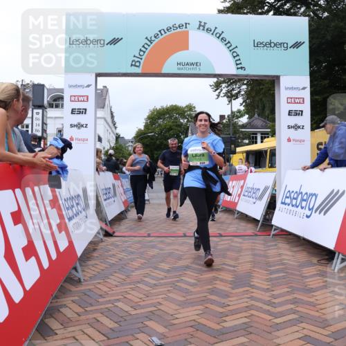 30.08.2026 - Blankeneser Heldenlauf Lena Gebhardt http://msf.ph/oto/10077545 30.08.2026 10:44:57 Ziel 5068, 5313, 5383, 5409, 5642 meine-sportfotos.de