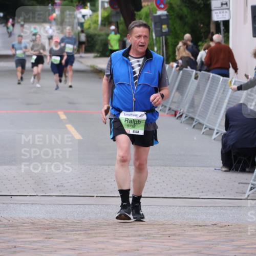 30.08.2026 - Blankeneser Heldenlauf Lena Gebhardt http://msf.ph/oto/10077551 30.08.2026 10:45:03 Ziel 5313, 5383, 5409 meine-sportfotos.de