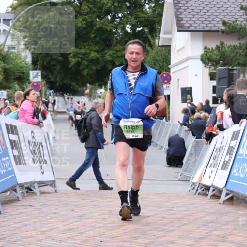 30.08.2026 - Blankeneser Heldenlauf Lena Gebhardt http://msf.ph/oto/10077552 30.08.2026 10:45:07 Ziel 5383, 5409, 5718 meine-sportfotos.de