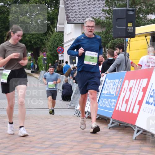 30.08.2026 - Blankeneser Heldenlauf Lena Gebhardt http://msf.ph/oto/10077563 30.08.2026 10:45:26 Ziel 5037, 5038, 5417 meine-sportfotos.de