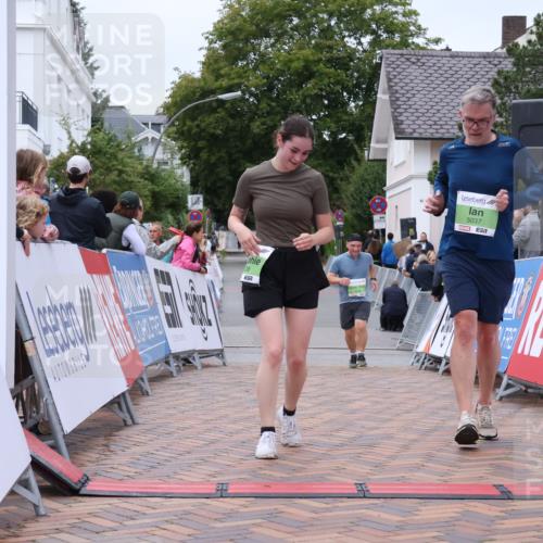 30.08.2026 - Blankeneser Heldenlauf Lena Gebhardt http://msf.ph/oto/10077564 30.08.2026 10:45:27 Ziel 5037, 5038, 5417 meine-sportfotos.de