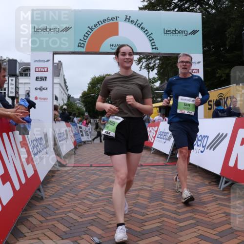30.08.2026 - Blankeneser Heldenlauf Lena Gebhardt http://msf.ph/oto/10077567 30.08.2026 10:45:29 Ziel 5037, 5038, 5417, 5754 meine-sportfotos.de