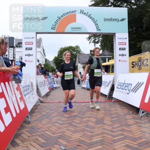 30.08.2026 - Blankeneser Heldenlauf Lena Gebhardt http://msf.ph/oto/10077587 30.08.2026 10:46:11 Ziel 5519, 5520, 5738, 5739 meine-sportfotos.de