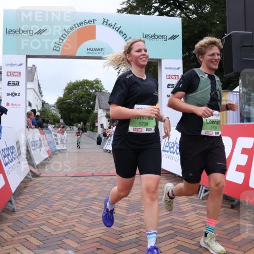 30.08.2026 - Blankeneser Heldenlauf Lena Gebhardt http://msf.ph/oto/10077590 30.08.2026 10:46:12 Ziel 5519, 5520, 5738, 5739 meine-sportfotos.de