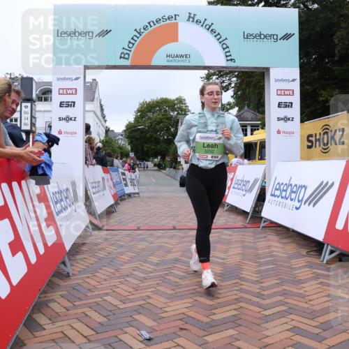 30.08.2026 - Blankeneser Heldenlauf Lena Gebhardt http://msf.ph/oto/10077600 30.08.2026 10:46:23 Ziel 5197, 5232 meine-sportfotos.de