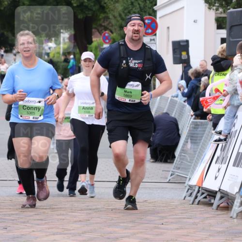 30.08.2026 - Blankeneser Heldenlauf Lena Gebhardt http://msf.ph/oto/10077603 30.08.2026 10:46:55 Ziel 5305, 5869 meine-sportfotos.de