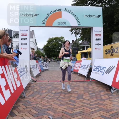 30.08.2026 - Blankeneser Heldenlauf Lena Gebhardt http://msf.ph/oto/10077619 30.08.2026 10:47:06 Ziel 5012, 5054, 5305, 5418, 5508, 5869 meine-sportfotos.de