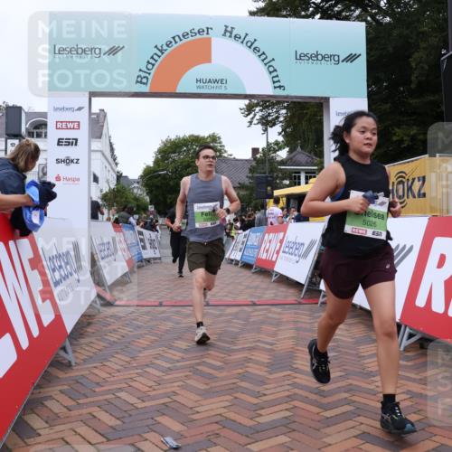 30.08.2026 - Blankeneser Heldenlauf Lena Gebhardt http://msf.ph/oto/10077653 30.08.2026 10:47:59 Ziel 5026, 5335, 5367 meine-sportfotos.de