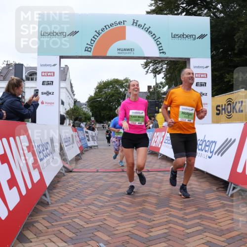 30.08.2026 - Blankeneser Heldenlauf Lena Gebhardt http://msf.ph/oto/10077672 30.08.2026 10:48:17 Ziel 5245, 5291, 5361, 5424, 5451, 5468, 5510, 5735 meine-sportfotos.de