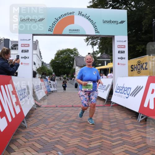 30.08.2026 - Blankeneser Heldenlauf Lena Gebhardt http://msf.ph/oto/10077675 30.08.2026 10:48:18 Ziel 5245, 5291, 5361, 5424, 5451, 5468, 5510, 5735 meine-sportfotos.de