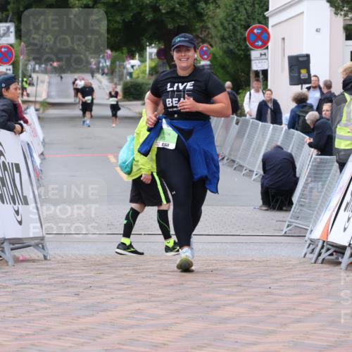 30.08.2026 - Blankeneser Heldenlauf Lena Gebhardt http://msf.ph/oto/10077678 30.08.2026 10:48:21 Ziel 5291, 5361, 5451, 5468, 5510, 5735, 5893 meine-sportfotos.de