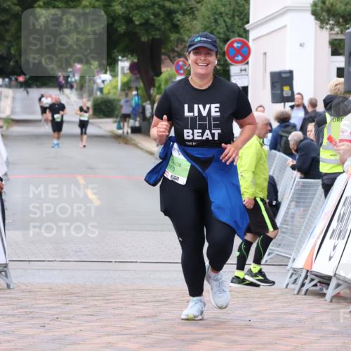 30.08.2026 - Blankeneser Heldenlauf Lena Gebhardt http://msf.ph/oto/10077679 30.08.2026 10:48:22 Ziel 5291, 5361, 5451, 5468, 5510, 5735, 5893 meine-sportfotos.de