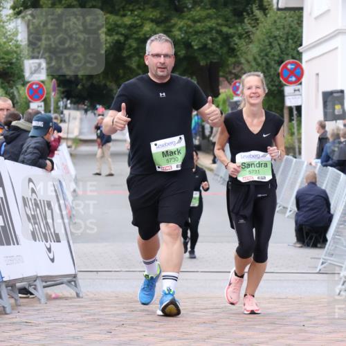30.08.2026 - Blankeneser Heldenlauf Lena Gebhardt http://msf.ph/oto/10077686 30.08.2026 10:48:46 Ziel 5730, 5731 meine-sportfotos.de